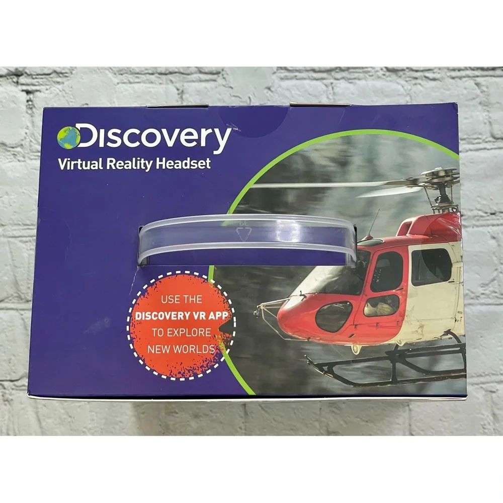 Discovery Virtual Reality Headset NWT!